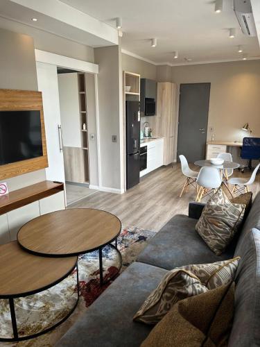 Menlyn Maine Residences 1 bedroom Apartment 505 — 4-Star Luxury Hotel in Pretoria, South Africa