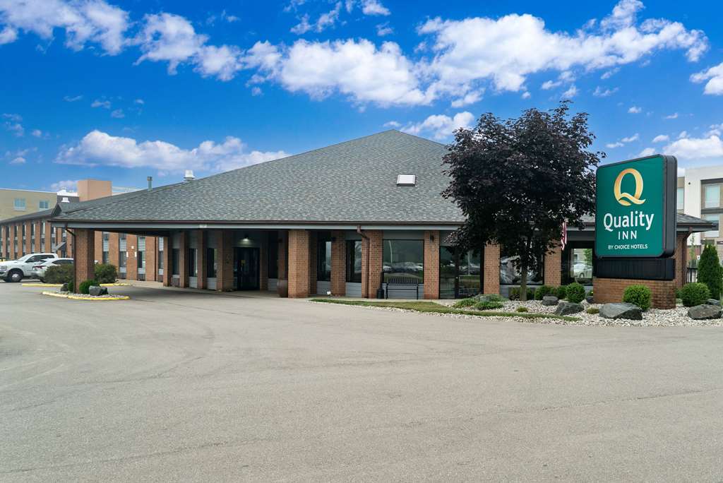 Quality Inn Grand Blanc Flint South - photo 2