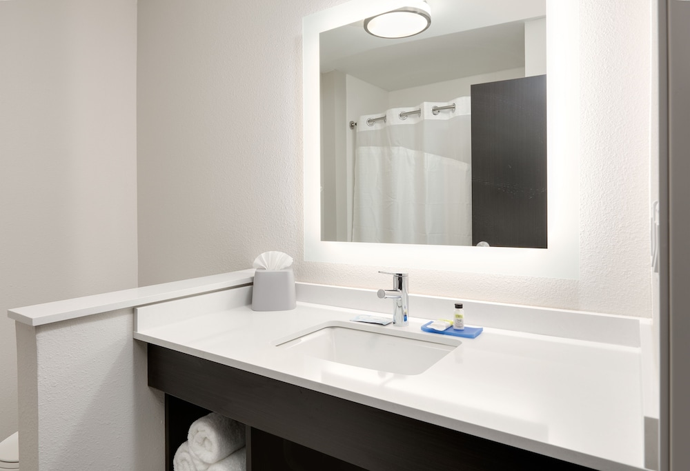 Holiday Inn Express Kermit by IHG - photo 12