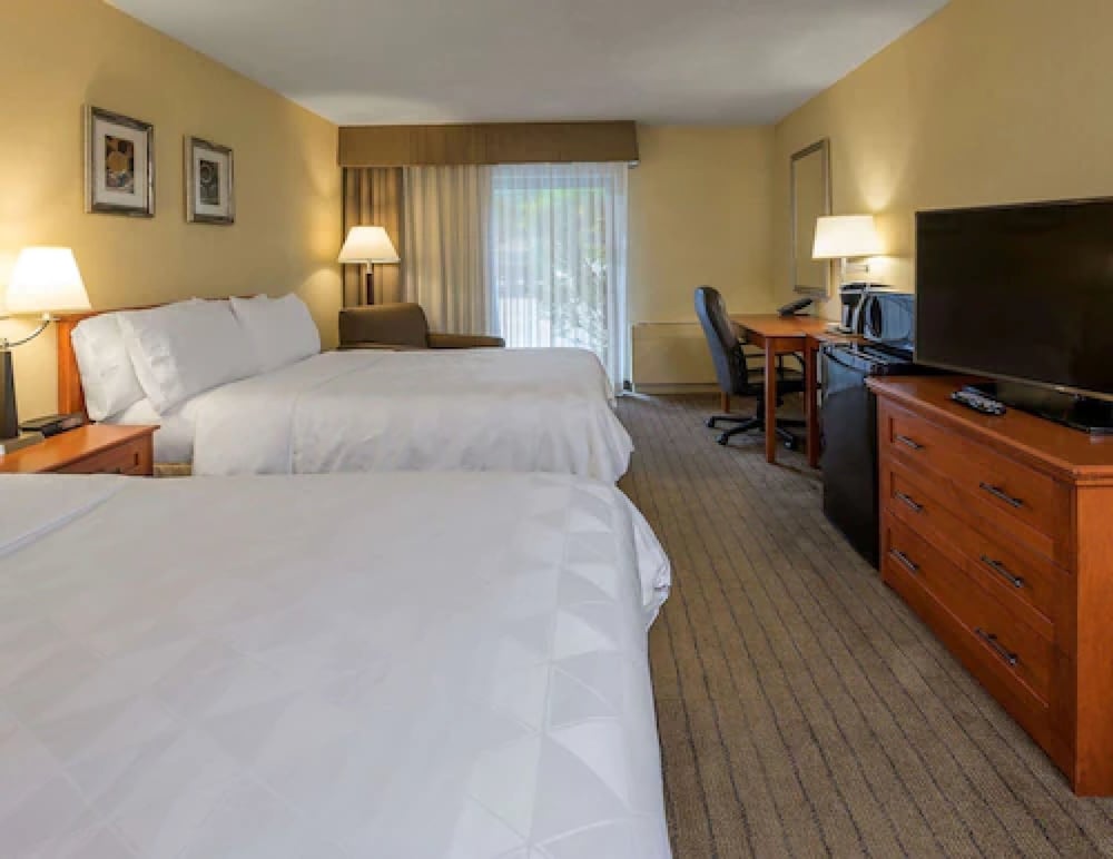 Allure Hotel & Conference Centre in Barrie, Canada