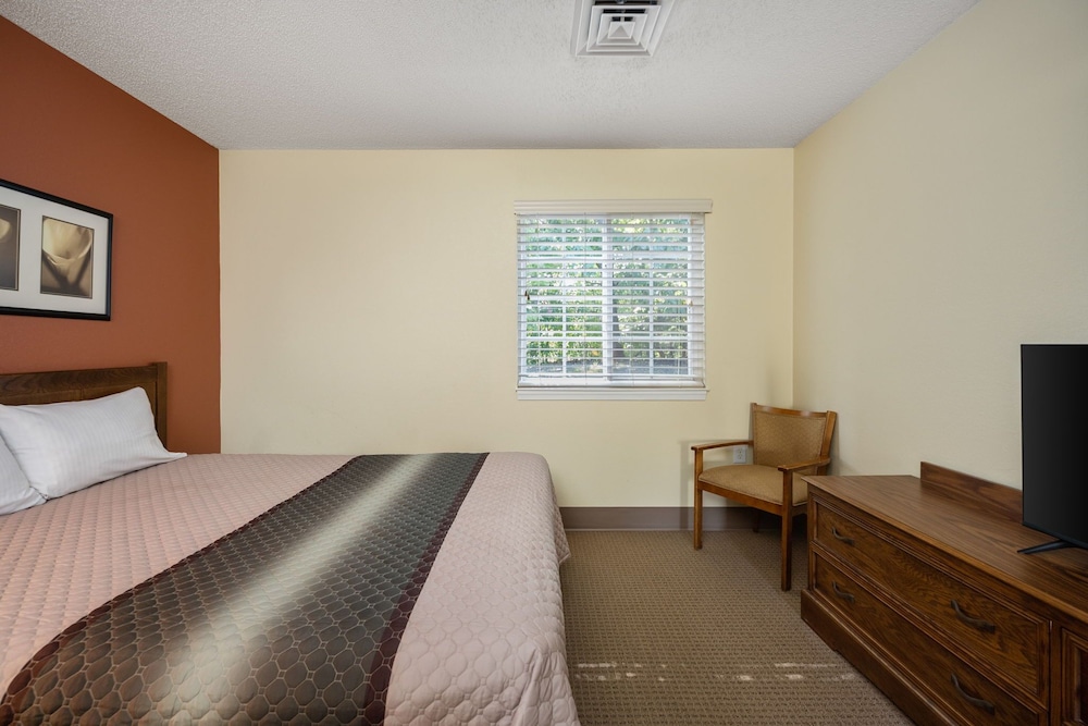 Affordable Suites Fredericksburg - photo 3