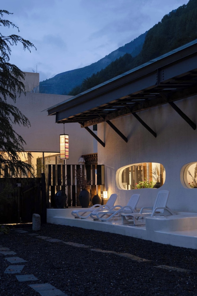 EGO Hot Spring Resort Hotel in Ganzi, People's Republic of China