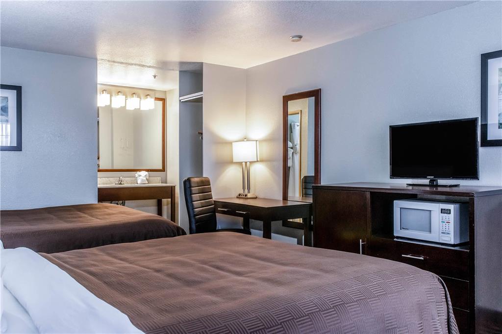 Clarion Hotel By Humboldt Bay - photo 18