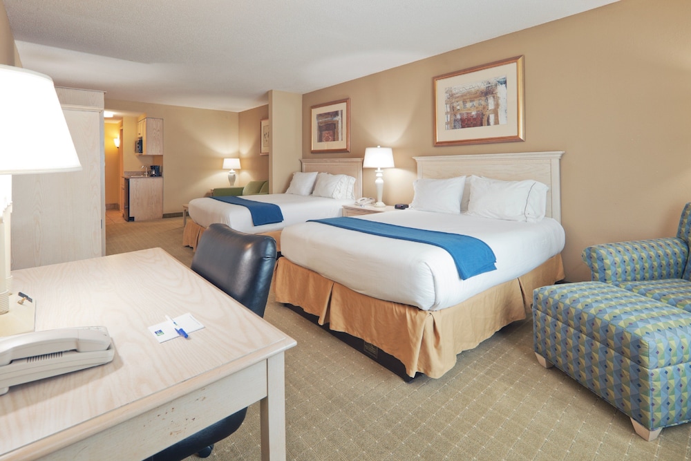 Holiday Inn Express and Suites Memphis Southwind - photo 11