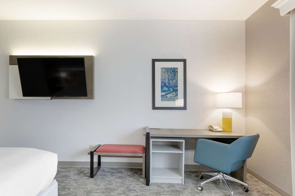 Comfort Inn & Suites Davenport Quad Cities - photo 8