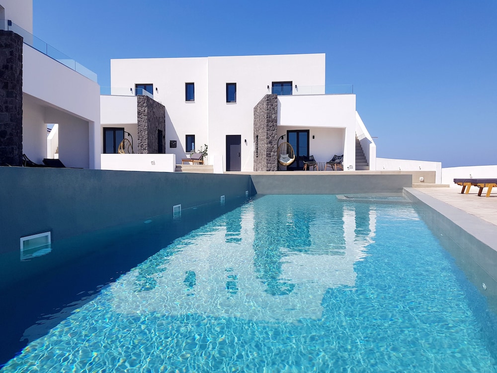 myLithos Suites - last minute hotel in Fira