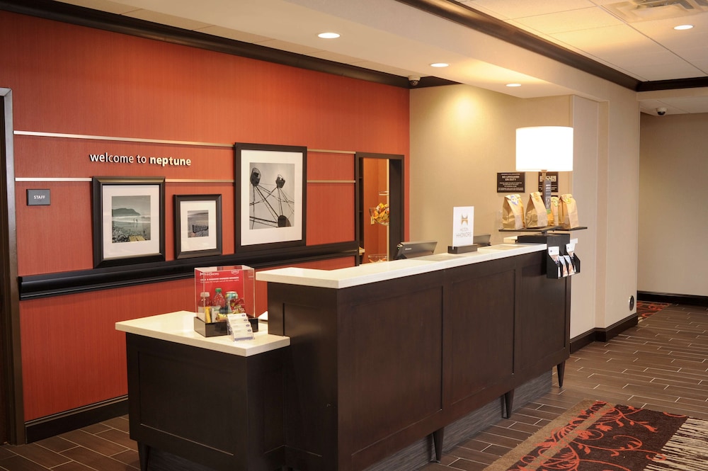 Hampton Inn Neptune Wall - photo 5