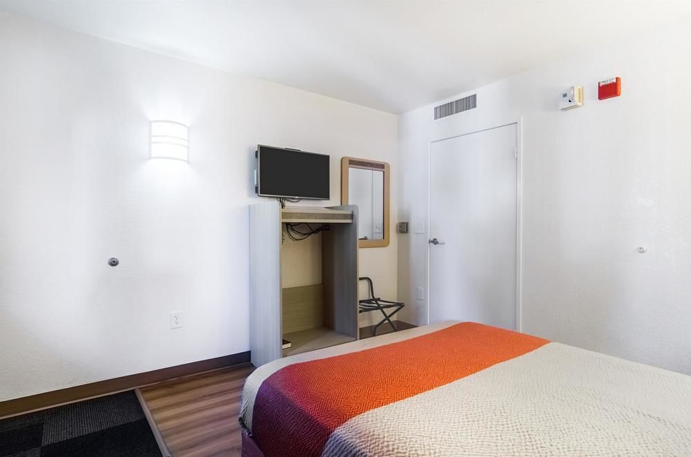 Motel 6 Centralia - photo 10