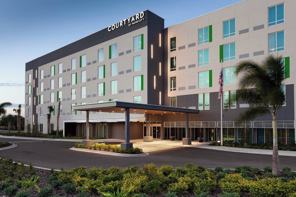 Courtyard by Marriott Winter Haven - carbon neutral hotel in Winter Haven