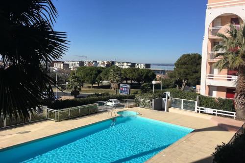 La Mascotte de Sete Studio Cabine Pking in Sete, France