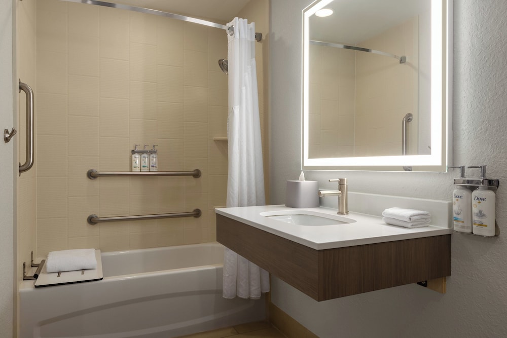 Holiday Inn Express & Suites Fort Lauderdale Airport South by IHG - photo 14