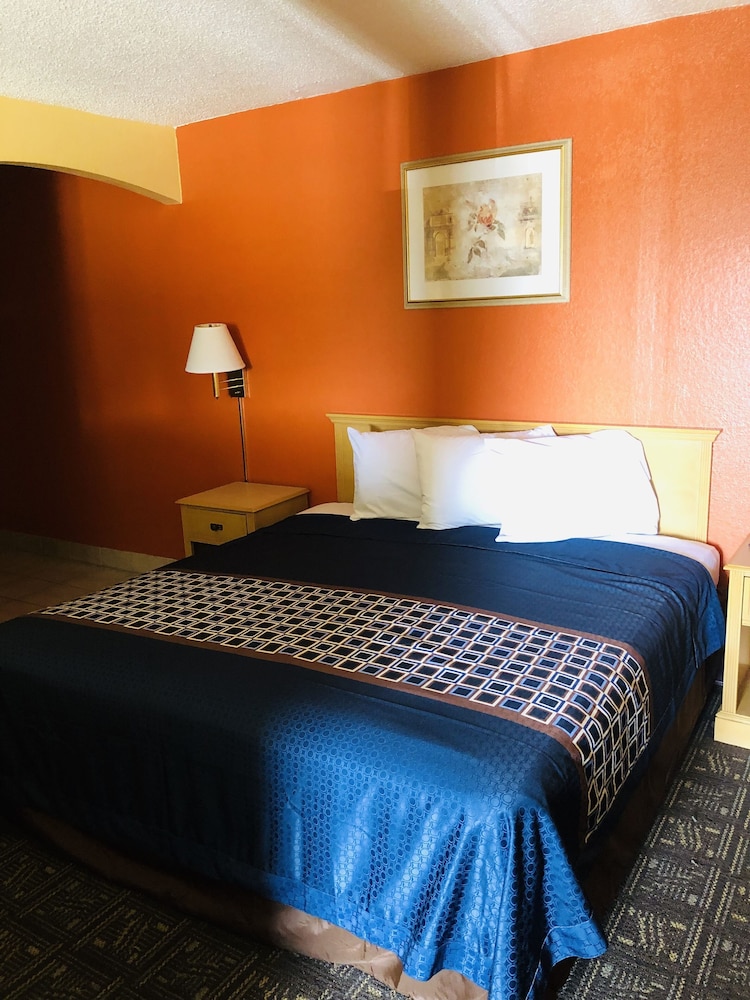 Hutchinson Inn - photo 46