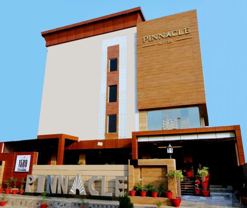 Pinnacle by Click Hotels Lucknow - last minute hotel in Lucknow