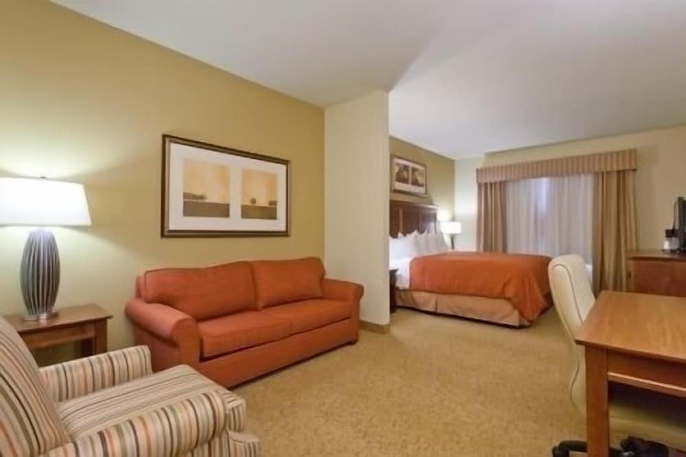 City Express by Marriott Milford Cooperstown - photo 35