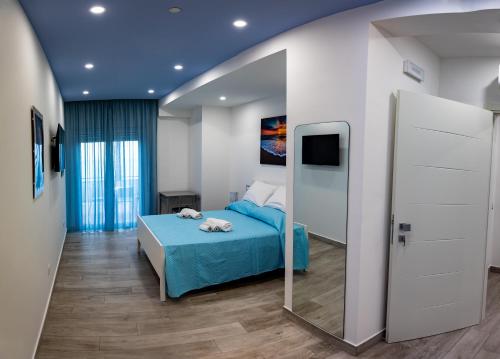 La Terrazza Sul Mare Modern Apartment — 4-Star Luxury Hotel in Aci Castello, Italy