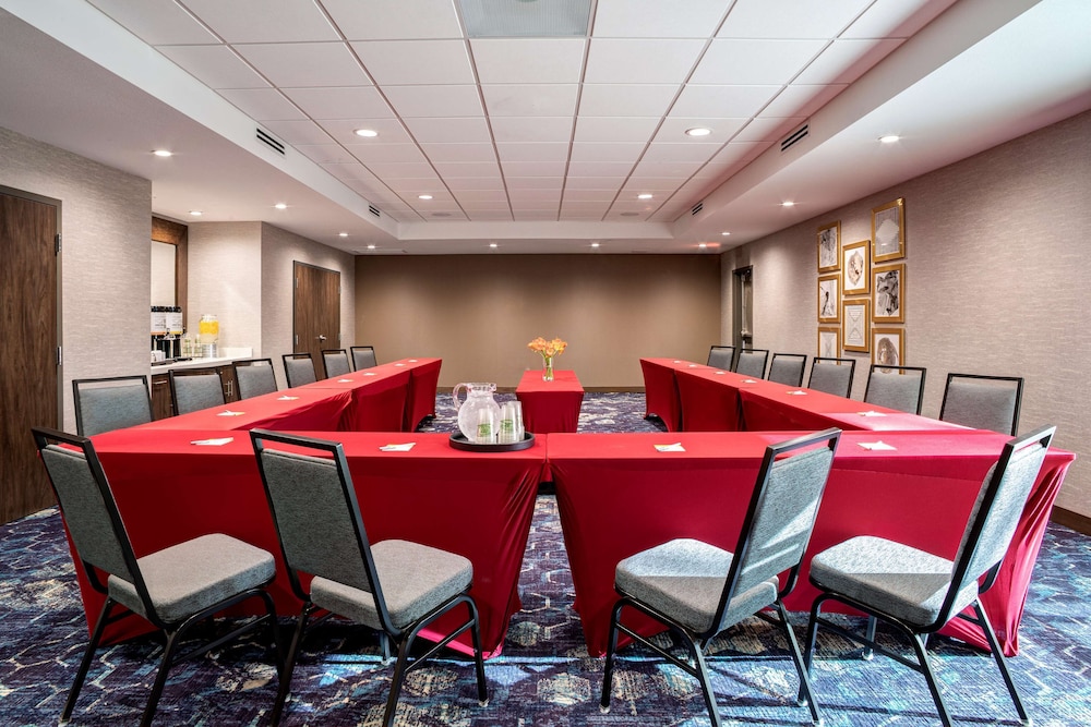 Hampton Inn & Suites Indio - photo 35