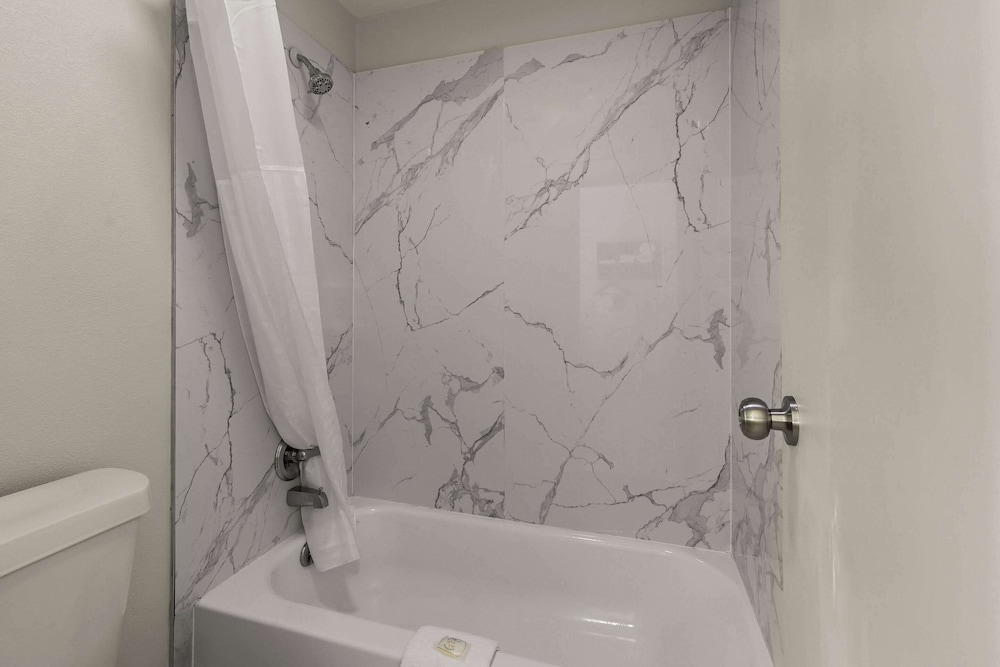 Deer Acres Inn - photo 35
