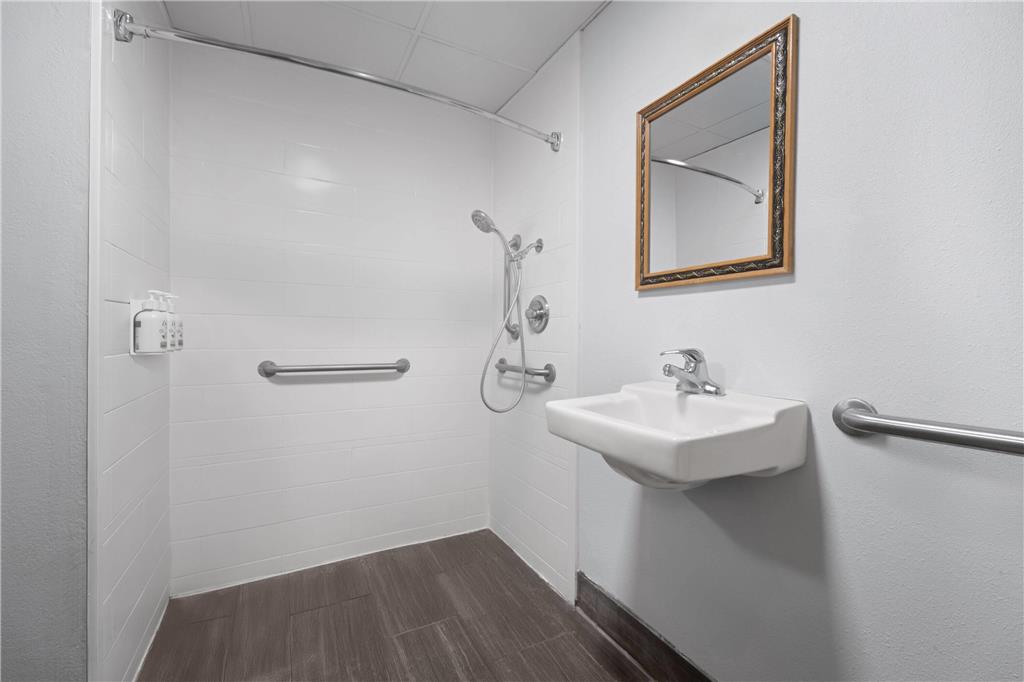 Wingate by Wyndham Savannah Gateway - photo 17