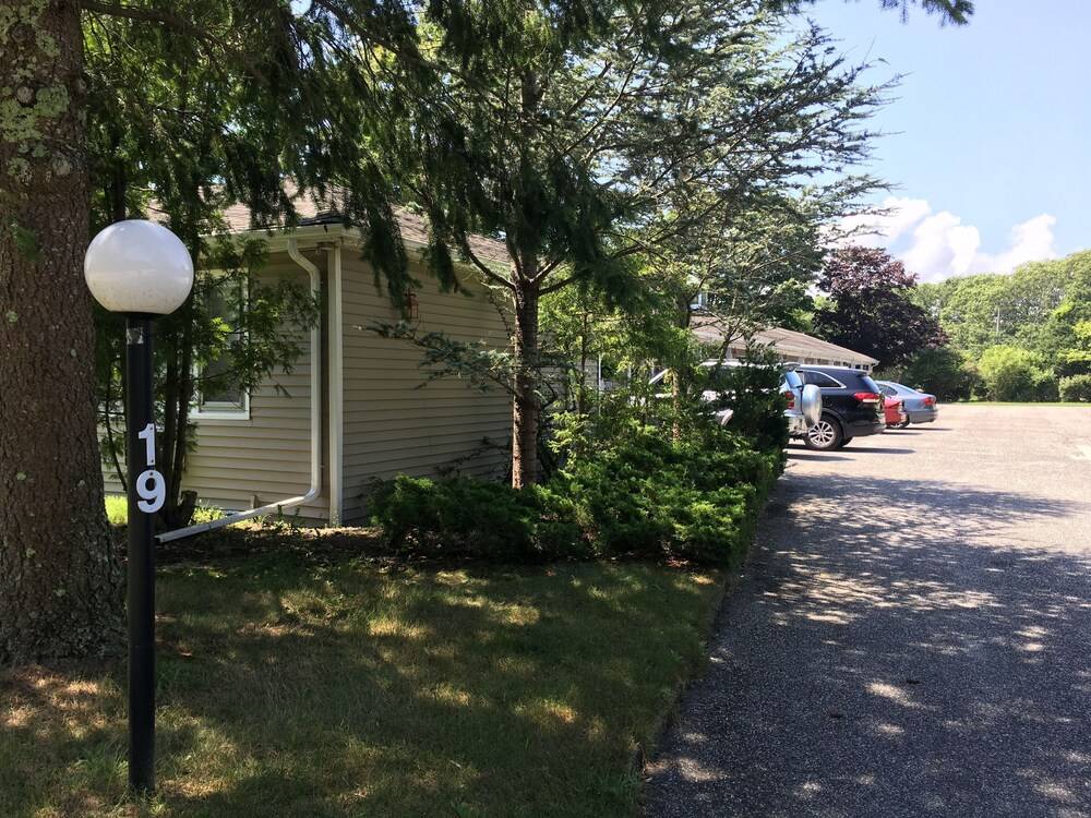 Westhampton Seabreeze Motel - photo 30
