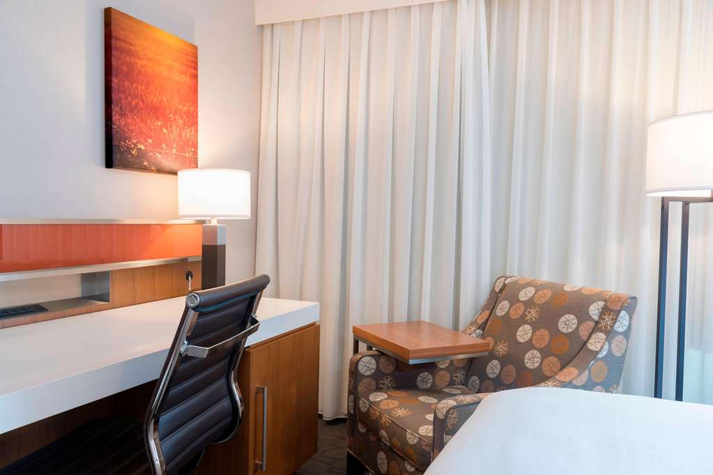 Sonesta Hotel Grand Rapids Airport - photo 13