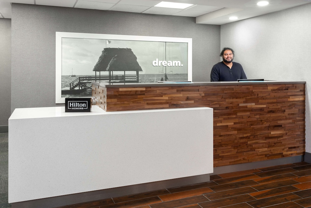 Hampton Inn Ft. Lauderdale Commercial Blvd. - photo 2