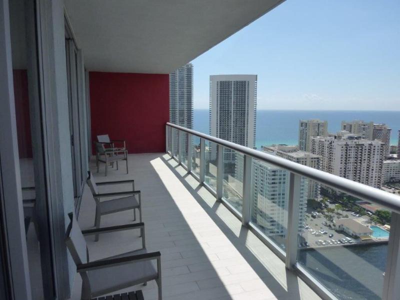 South Ocean Suites - photo 17