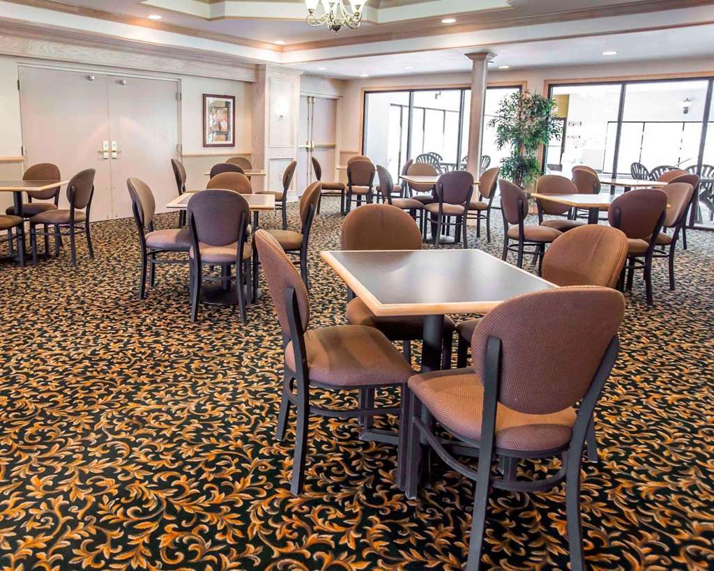 Comfort Suites University Area Notre Dame South Bend - photo 44