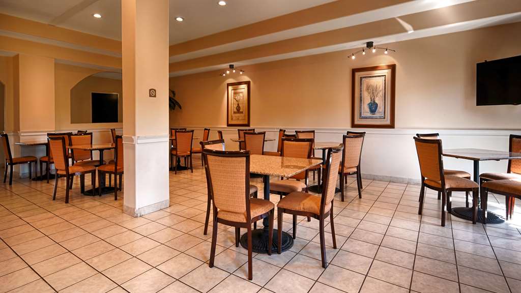 Best Western Plus Bass Hotel & Suites - photo 8