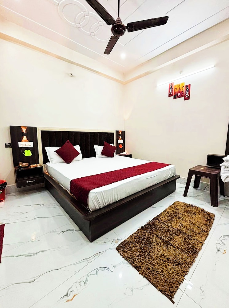 Hotel Prince Ayodhya in Ajodhya, India