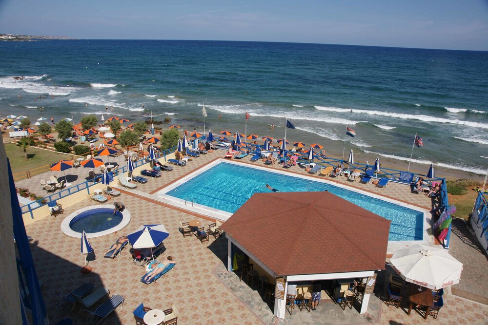 Christiana Beach Hotel — hotel in Stalis
