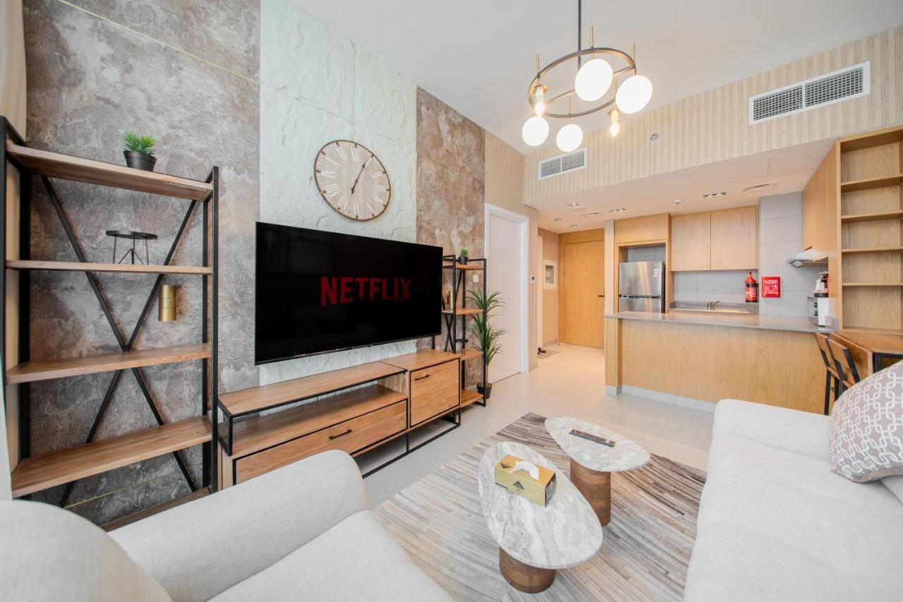 Luxury 1BR Apartment near Muweilah Sharjah Sunny Side up — 4-Star Luxury Hotel in Sharjah, United Arab Emirates