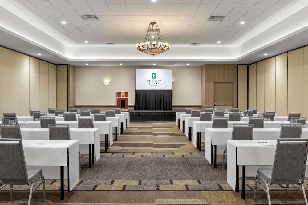 Embassy Suites by Hilton Anaheim South - photo 60