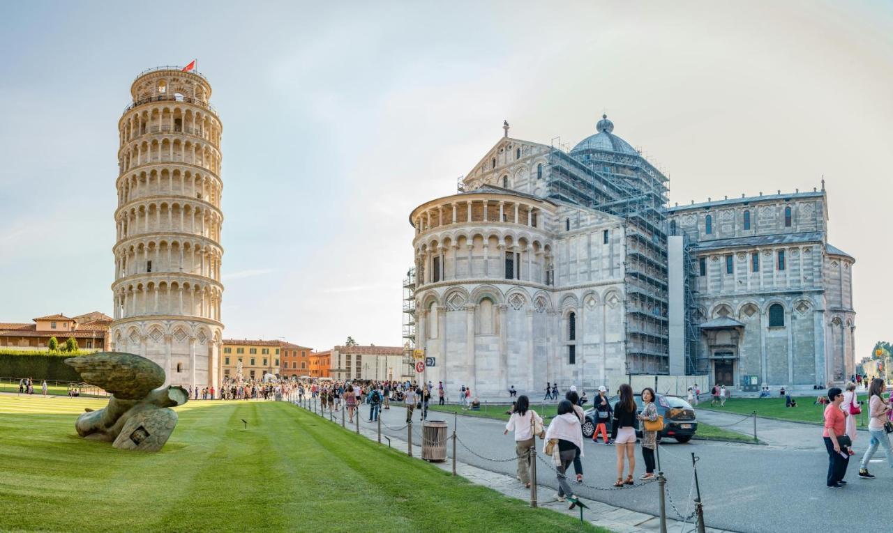 A Due Passi Dai Miracoli in Pisa, Italy