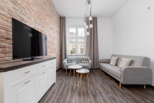 3 Bedroom Apartment Rynek Podgórski 15 — 4-Star Luxury Hotel in Krakow, Poland