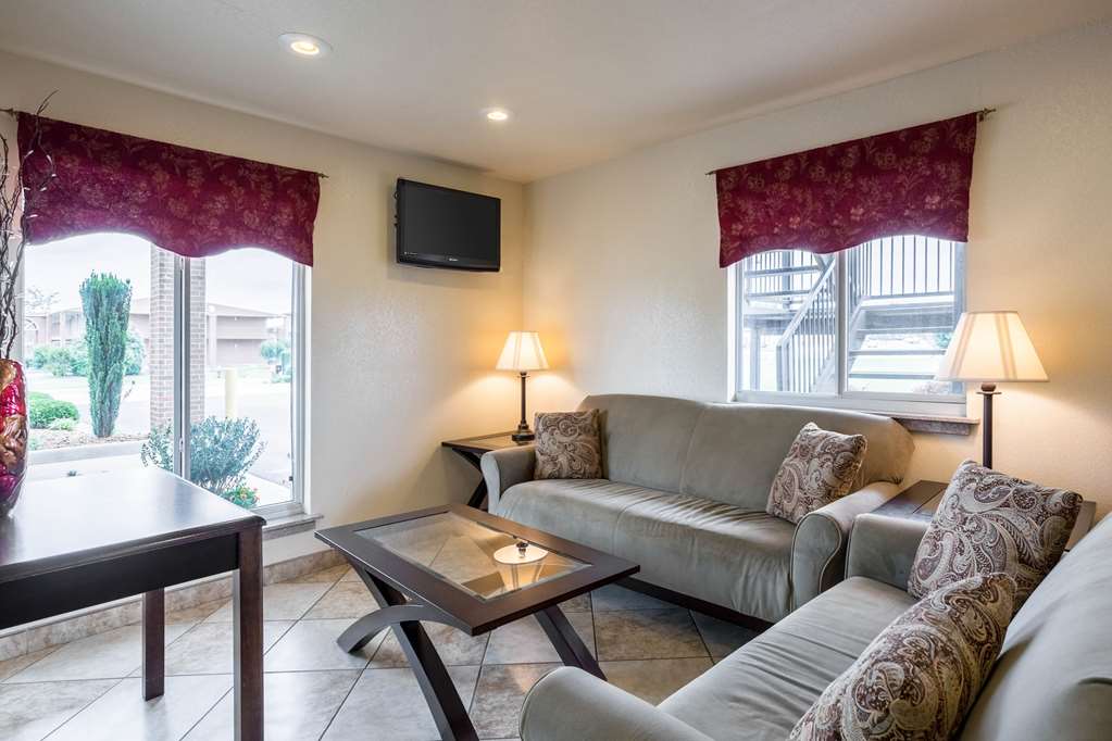 Econo Lodge Inn & Suites Searcy - photo 7
