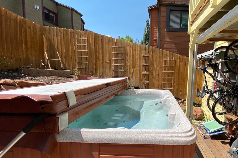 Woodside Getaway by Avantstay Character Home Close To Park City Resort w Hot Tub - photo 7