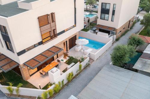 SithoniaRS Luxury Three Floors Villa With Private Pool & Garden — 4-Star Luxury Hotel in Nikiti, Greece