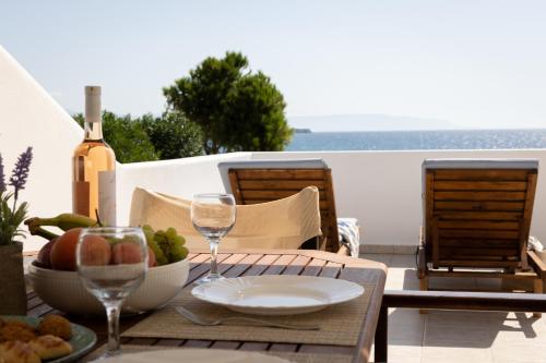 Seample studios - carbon neutral hotel in Paros