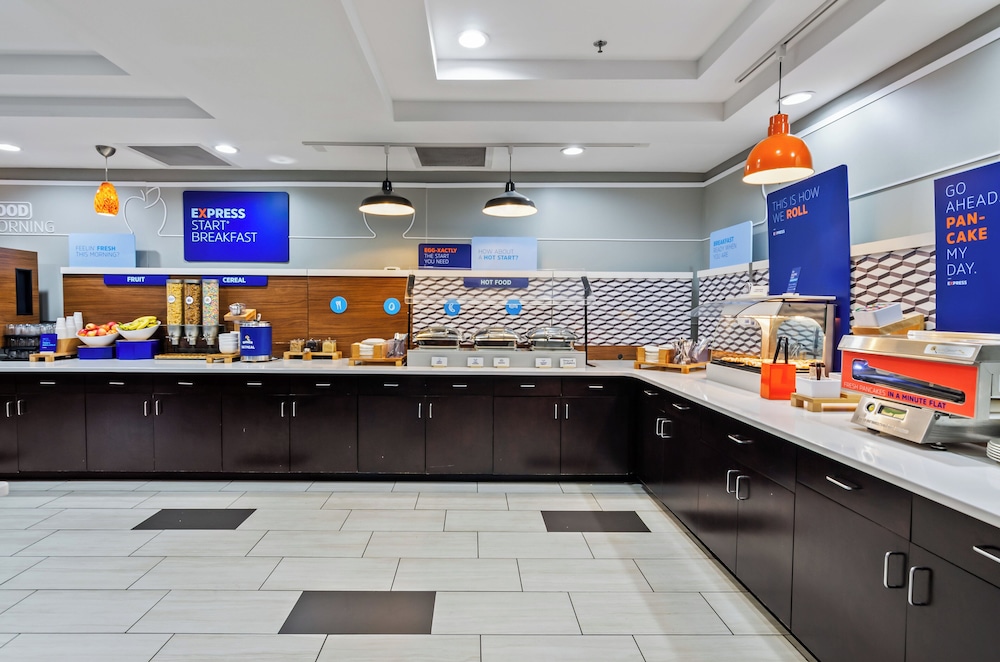 Holiday Inn Express and Suites Wytheville by IHG - photo 60