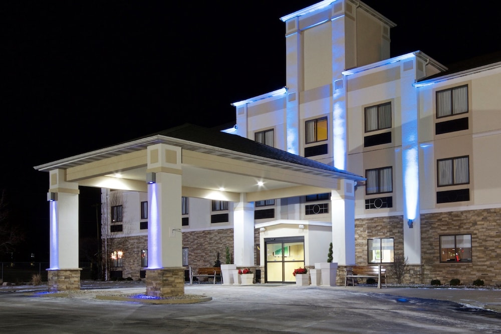 Holiday Inn Express Adrian by IHG - photo 45