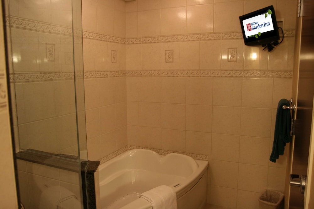 Hilton Garden Inn Bangor - photo 36