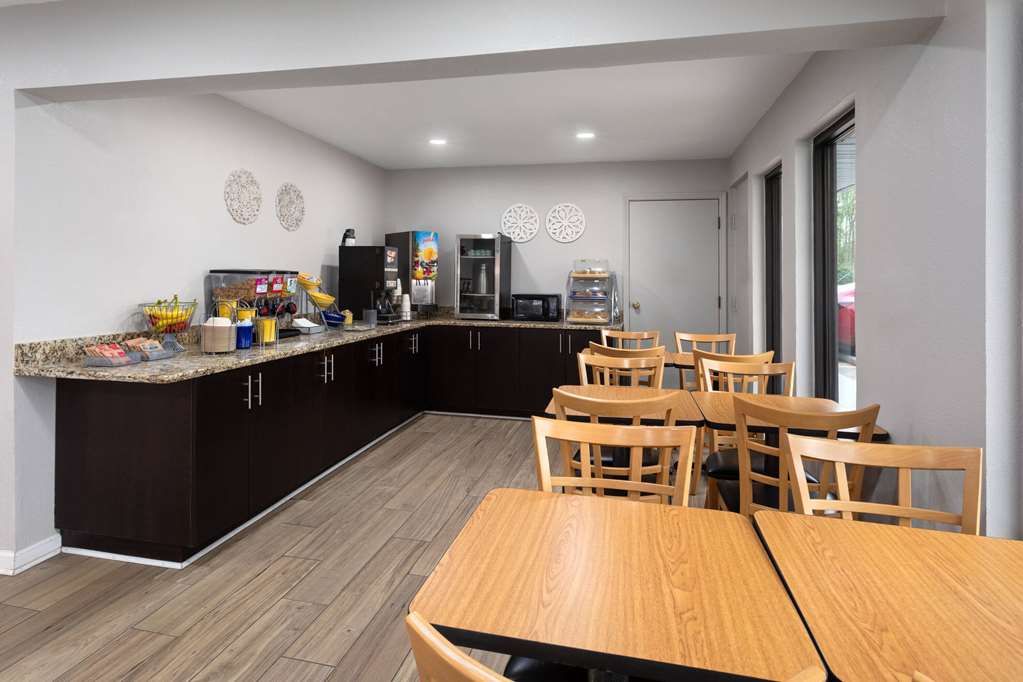 Days Inn by Wyndham Douglasville Atlanta Fairburn Road - photo 4