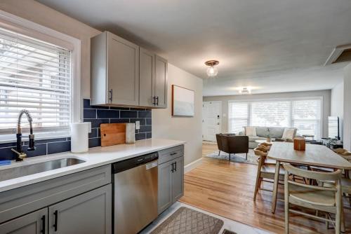 Renovated 2 BR home close to Lancaster attractions — 4-Star Luxury Hotel in Lancaster, United States