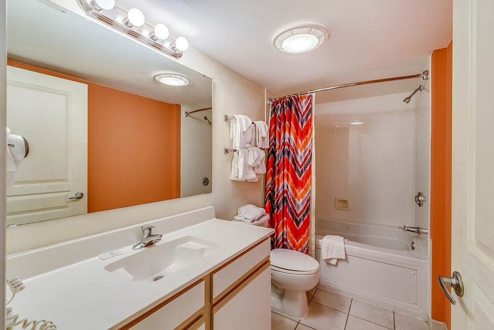 Watch Resort by Condo World - photo 25