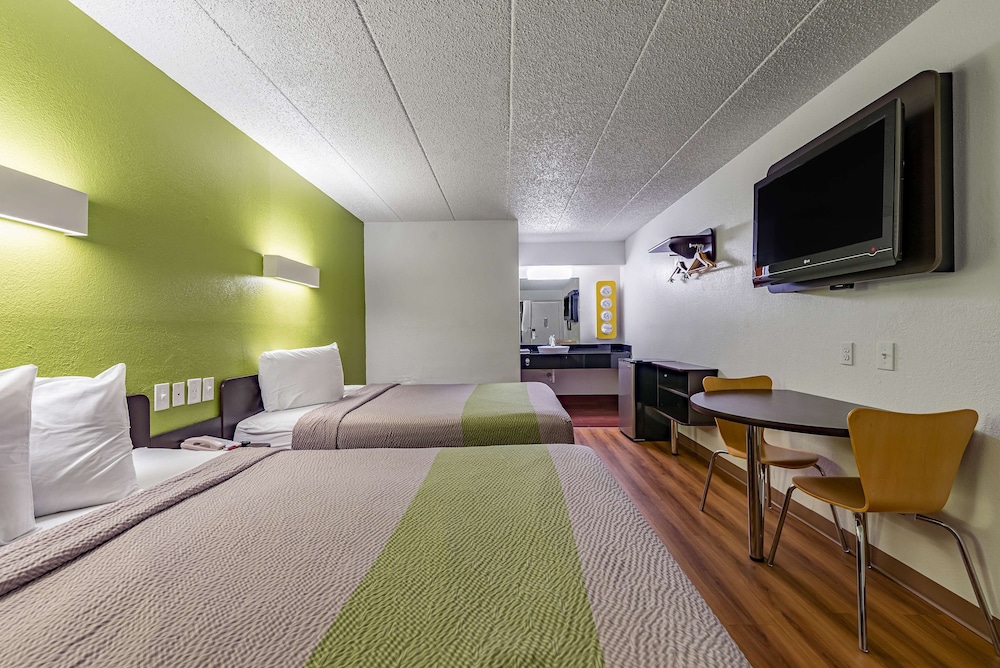 Days Inn by Wyndham Cincinnati I 71 - photo 7
