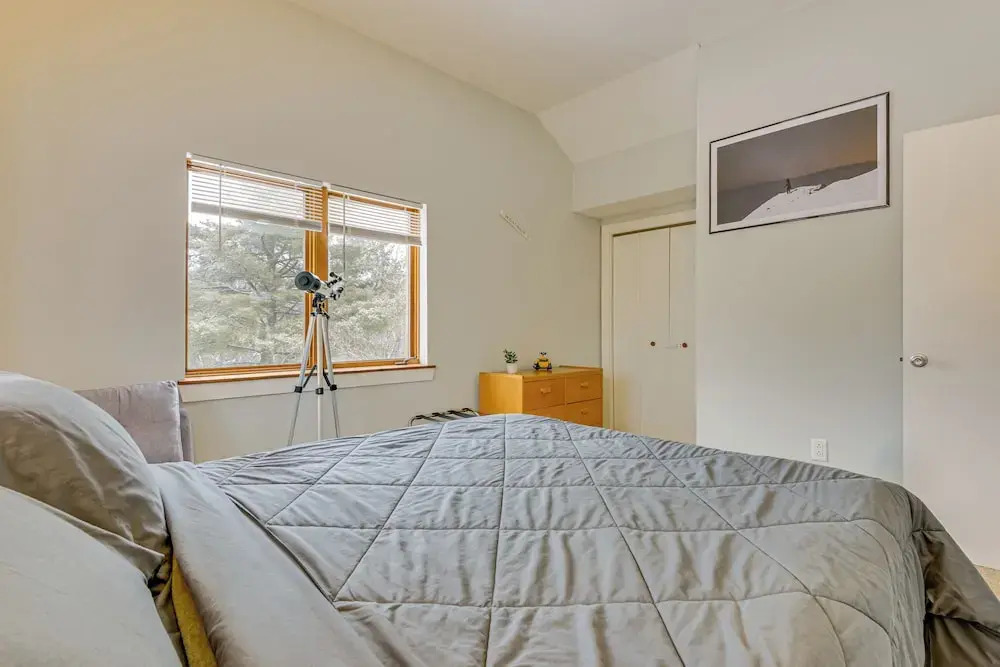 Walk to Mount Snow Resort: Unit w Pool & Hot Tubs - photo 3