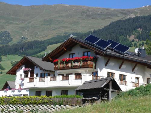 Apart Alpenstern — 4-Star Luxury Hotel in Fiss, Austria