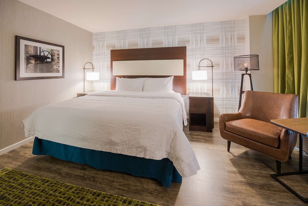 Hampton Inn & Suites Washington DC Navy Yard - photo 12