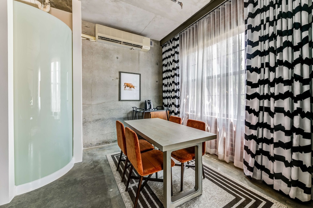 NYLO Dallas Plano Hotel Tapestry Collection by Hilton - photo 17