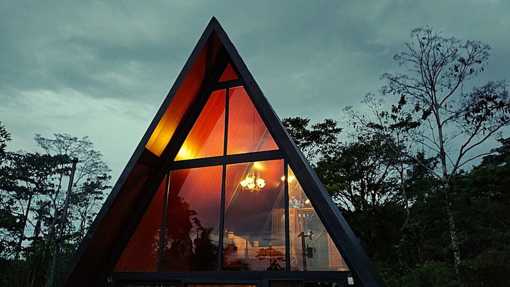 Yarumo Lodge Río Celeste Black Chalets — 4-Star Luxury Hotel in Bijagua, Costa Rica